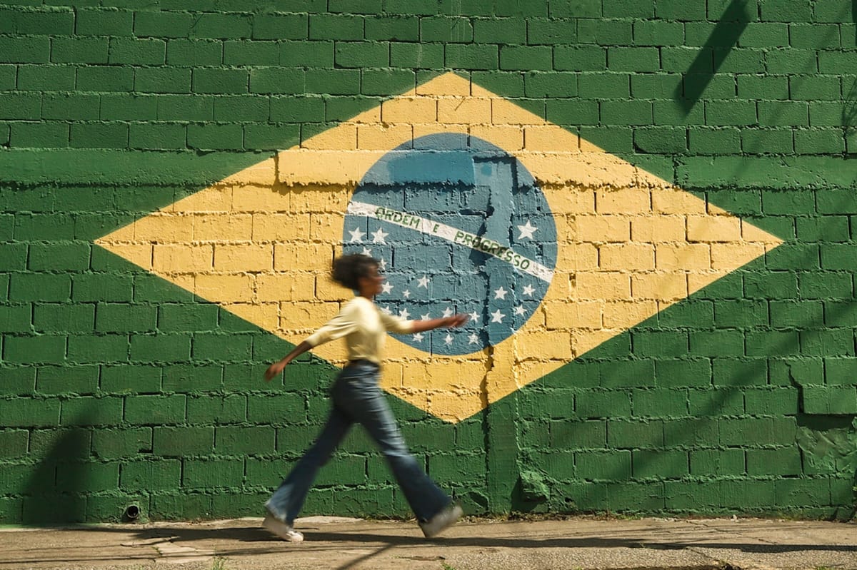 Brazilian Households Experience Growing Defaults in the Face of High Interest Rates